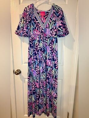 chinese dress ladies Kaden White Floral Print Maxi Dress main image 0
